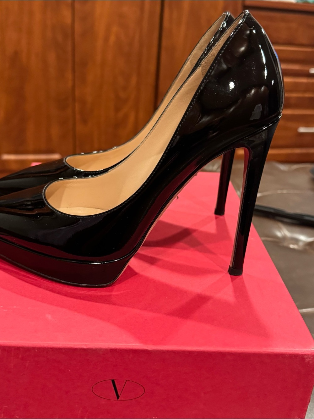 Valentino Black Patent Leather Stiletto Pumps